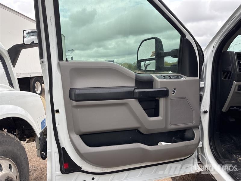 Ford F-350 4x4 Extended Cab Service Truck Komunalna vozila