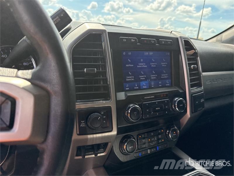 Ford F-350 Lariat 4x4 Crew Cab Pickup 其他