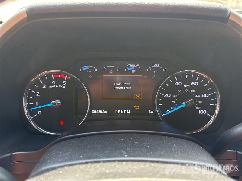 Ford F-350 Lariat 4x4 Crew Cab Pickup 其他