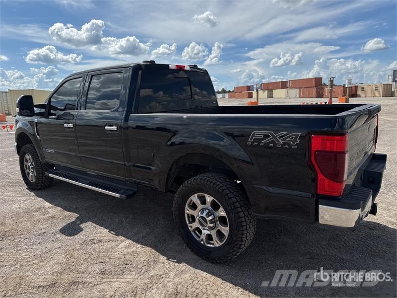 Ford F-350 Lariat 4x4 Crew Cab Pickup 其他