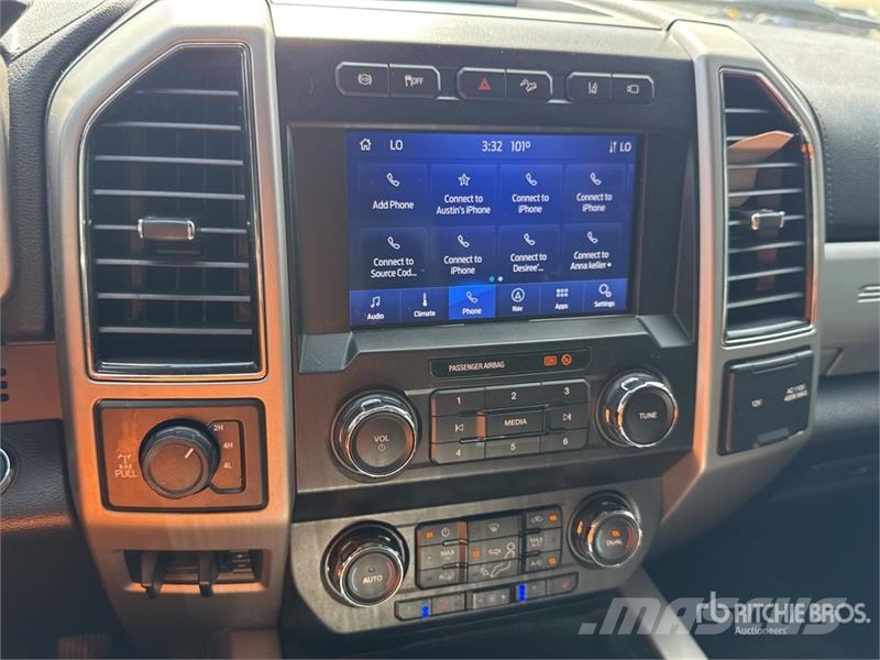 Ford F-350 Lariat 4x4 Crew Cab Pickup 其他