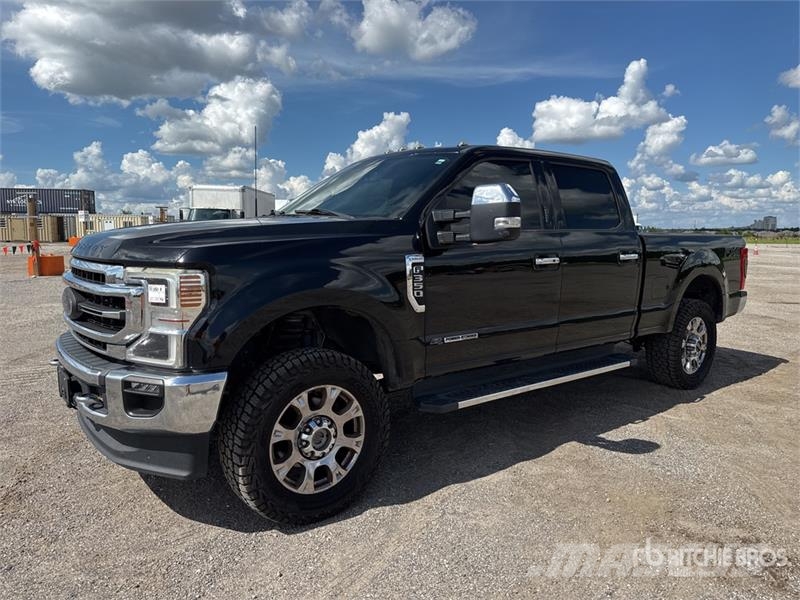 Ford F-350 Lariat 4x4 Crew Cab Pickup 其他