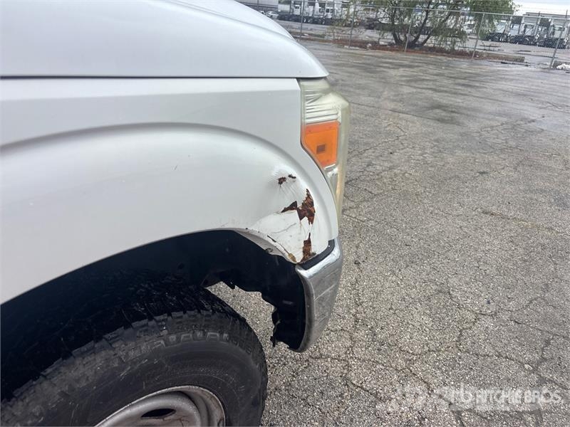 Ford F-350 XL 4x2 Crew Cab Pickup Other