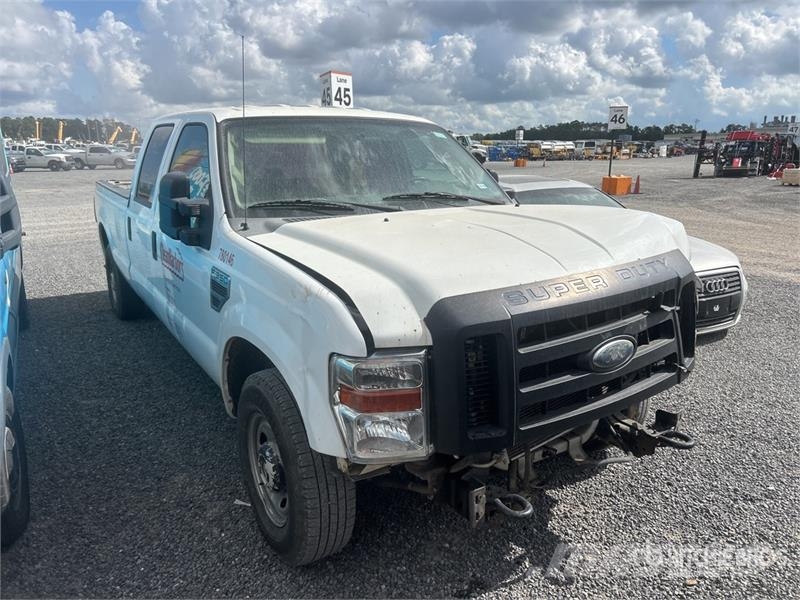 Ford F-350 XL 4x2 Crew Cab Pickup 其他