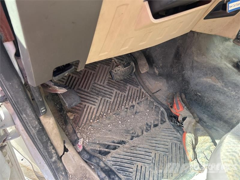 Ford F-350 XL 4x2 Crew Cab Pickup 其他