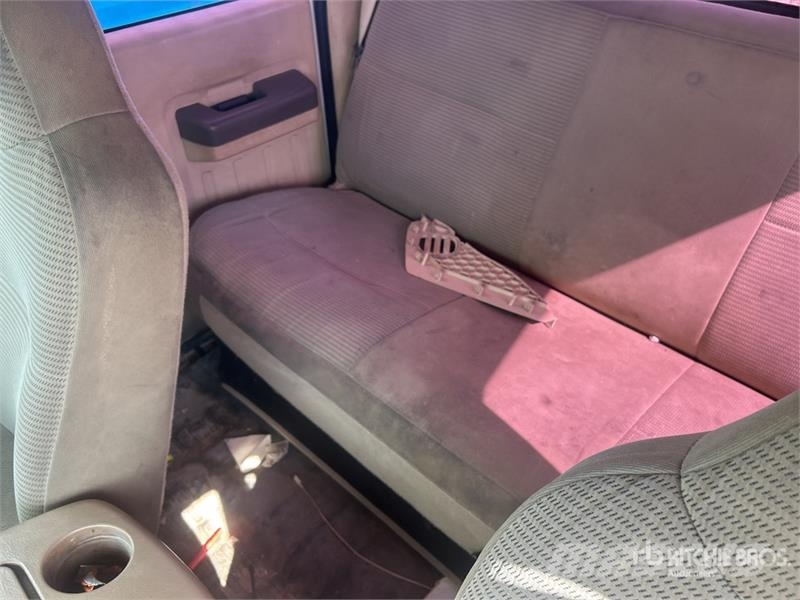 Ford F-350 XL 4x2 Crew Cab Pickup 其他