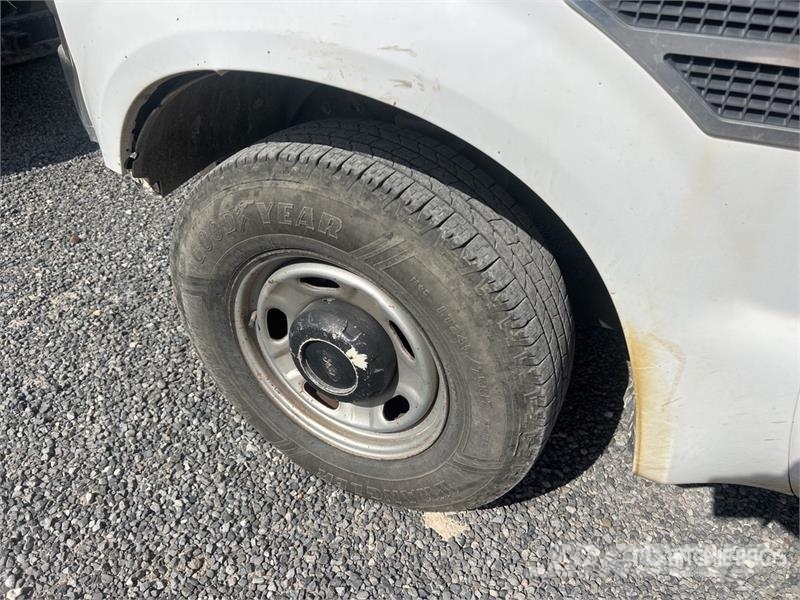 Ford F-350 XL 4x2 Crew Cab Pickup 其他