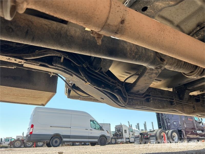Ford F-350 XL 4x2 Crew Cab Utility Truck شاحنات خفيفة/مفصلية الجوانب