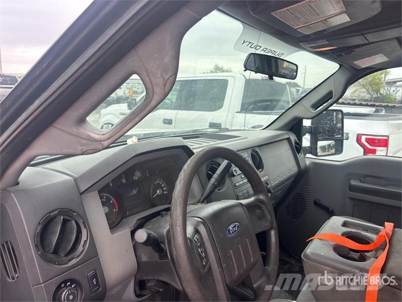 Ford F-350 XL 4x2 Crew Cab Pickup Other