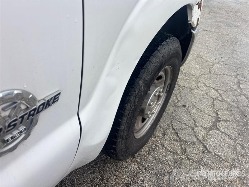 Ford F-350 XL 4x2 Crew Cab Pickup Other