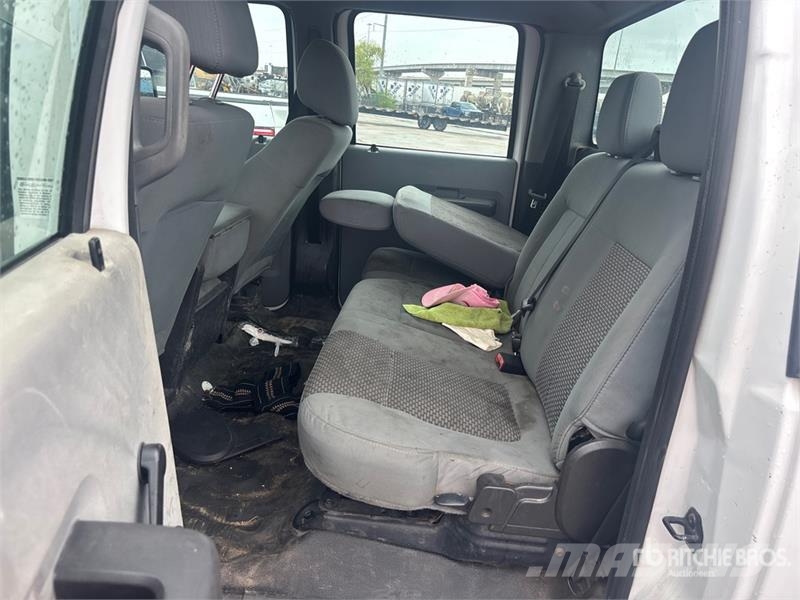 Ford F-350 XL 4x2 Crew Cab Pickup Other