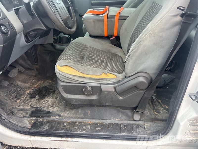 Ford F-350 XL 4x2 Crew Cab Pickup Other