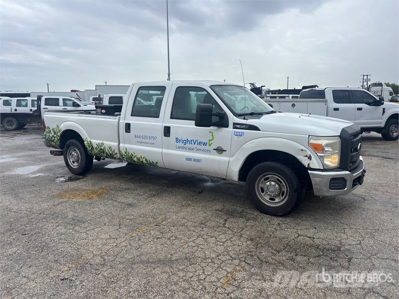 Ford F-350 XL 4x2 Crew Cab Pickup Other