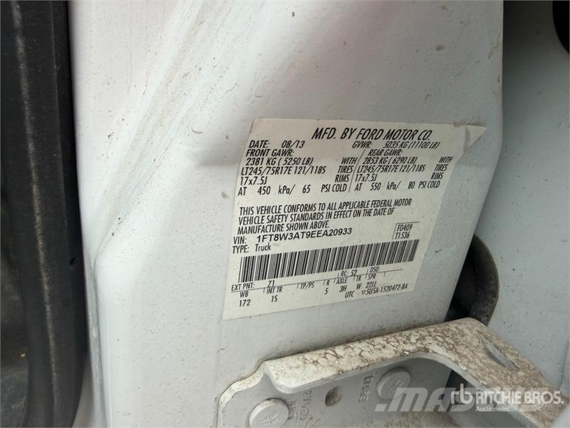 Ford F-350 XL 4x2 Crew Cab Pickup 其他