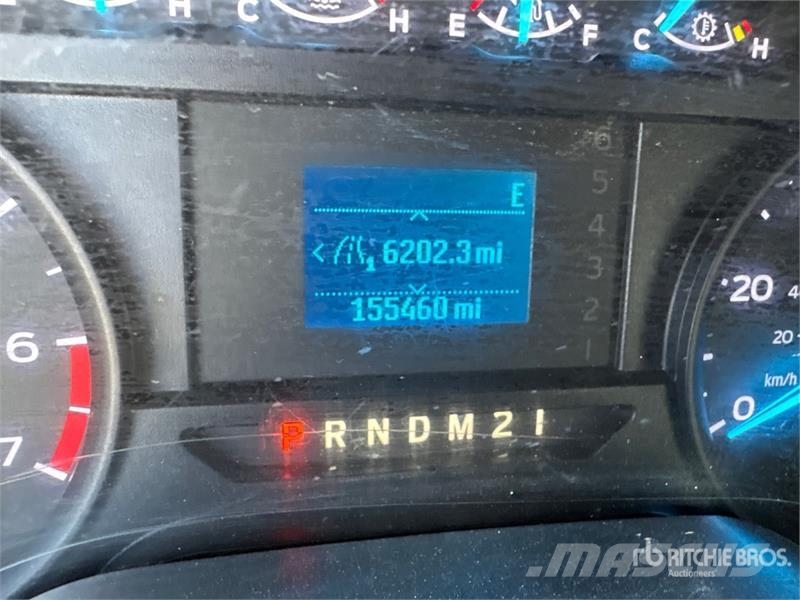 Ford F-350 XL 4x2 Crew Cab Utility Truck Vieglais kravas automobilis/izkraušana no sāniem