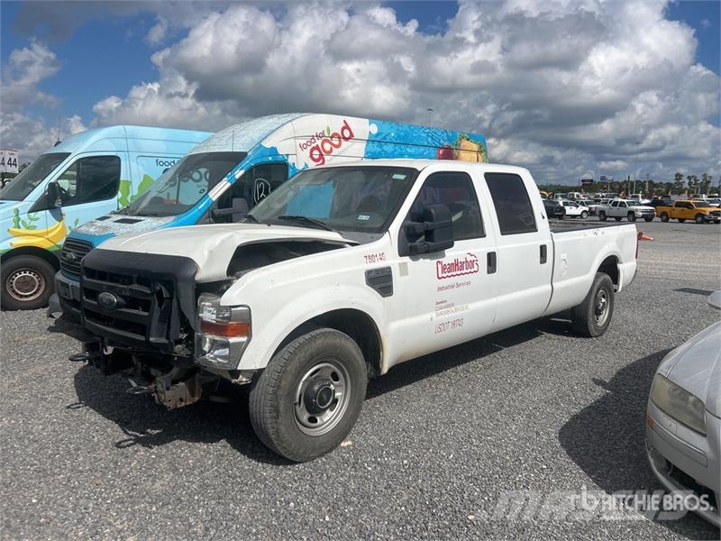 Ford F-350 XL 4x2 Crew Cab Pickup 其他
