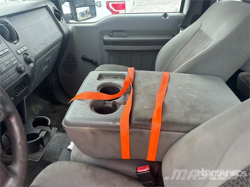 Ford F-350 XL 4x2 Crew Cab Pickup Other