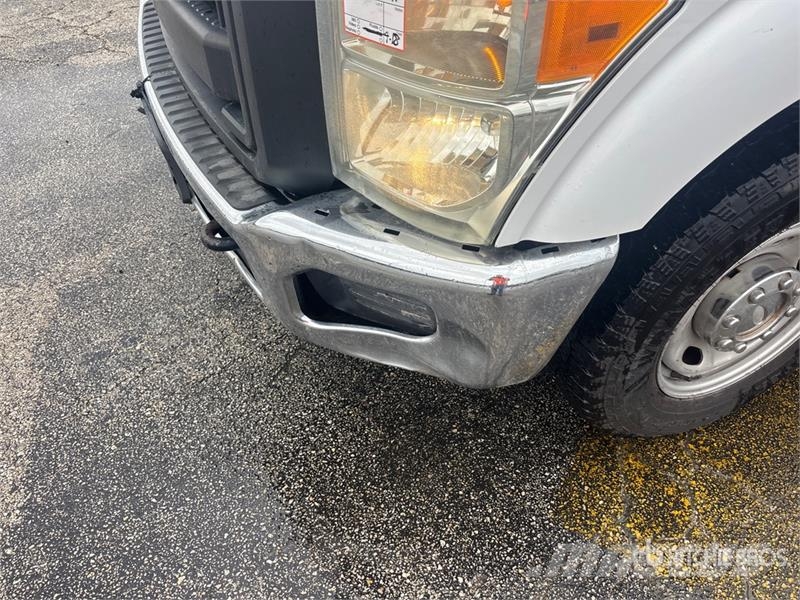 Ford F-350 XL 4x2 Crew Cab Pickup Other