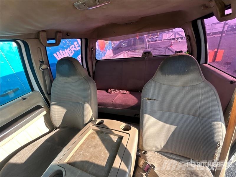 Ford F-350 XL 4x2 Crew Cab Pickup Altele