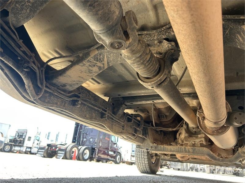 Ford F-350 XL 4x2 Crew Cab Utility Truck شاحنات خفيفة/مفصلية الجوانب