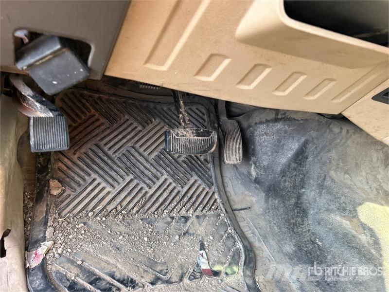 Ford F-350 XL 4x2 Crew Cab Pickup Altele