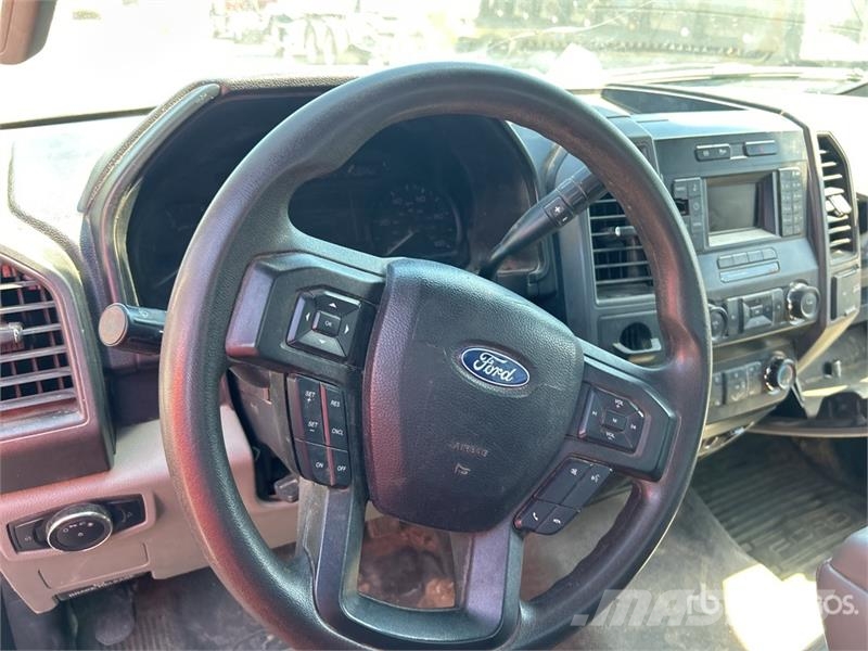 Ford F-350 XL 4x2 Flatbed Truck Tovornjaki s kesonom/platojem