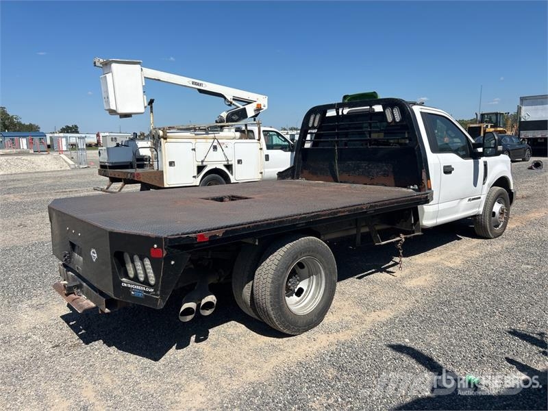Ford F-350 XL 4x2 Flatbed Truck Tovornjaki s kesonom/platojem