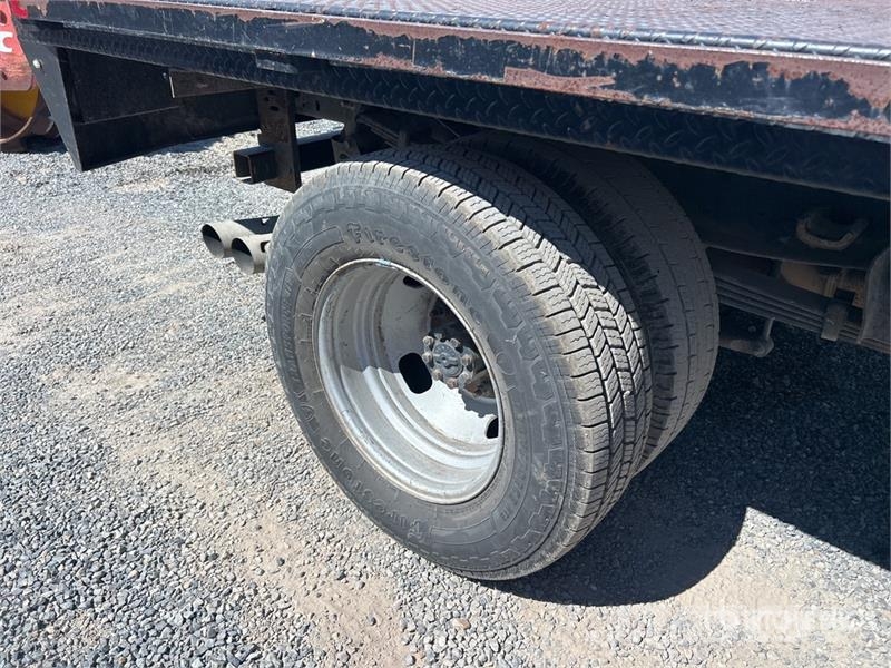 Ford F-350 XL 4x2 Flatbed Truck Tovornjaki s kesonom/platojem