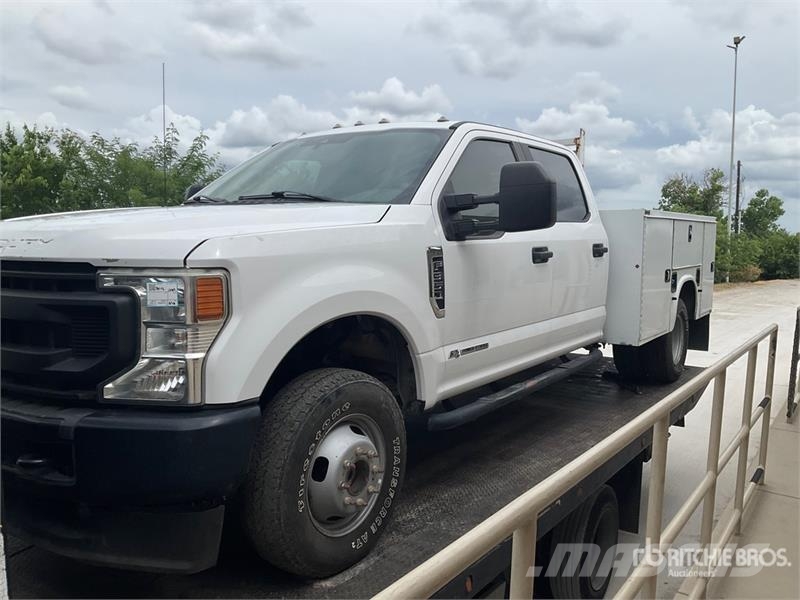 Ford F-350 XL 4x4 Crew Cab Utility Truck (Inoperable) ピックアップ/ドロップサイド