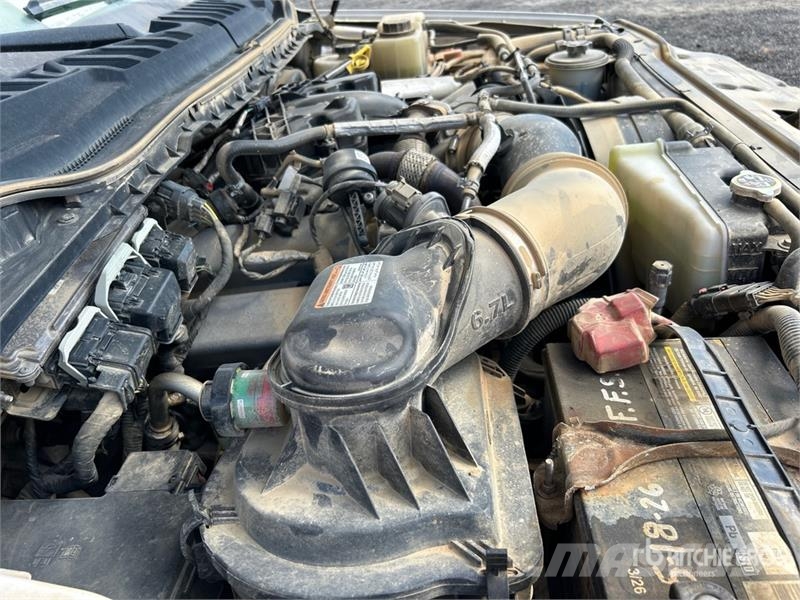 Ford F-350 XL 4x4 Crew Cab Pickup Other