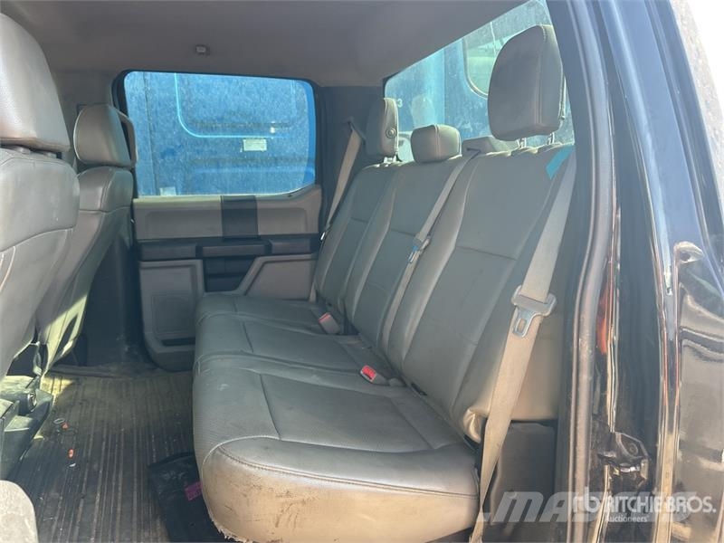 Ford F-350 XL 4x4 Crew Cab Pickup Andere Transporter