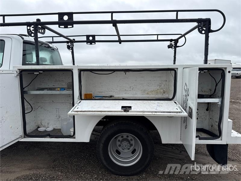 Ford F-350 XL 4x4 Crew Cab Utility Truck Prekucniki
