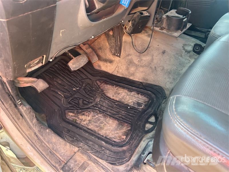 Ford F-350 XL 4x4 Crew Cab Utility Truck Vieglais kravas automobilis/izkraušana no sāniem