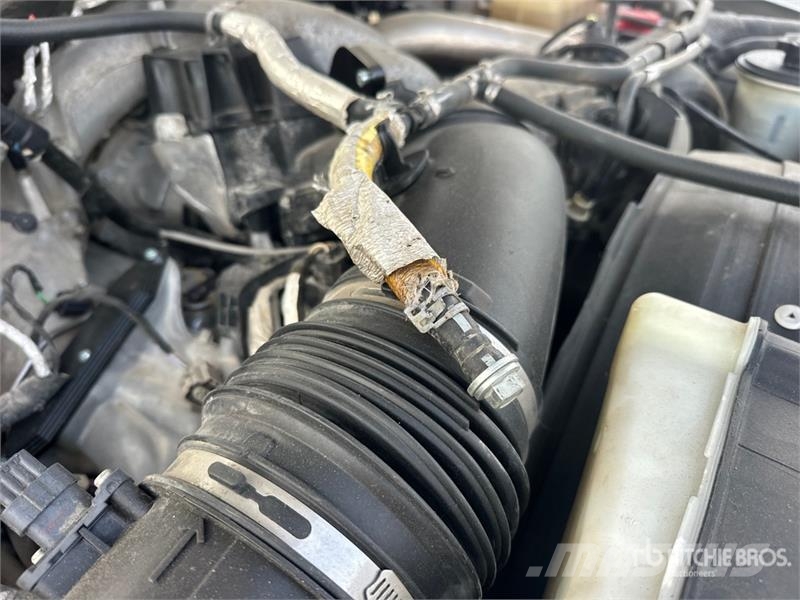 Ford F-350 XL 4x4 Crew Cab Utility Truck (Inoperable) ピックアップ/ドロップサイド