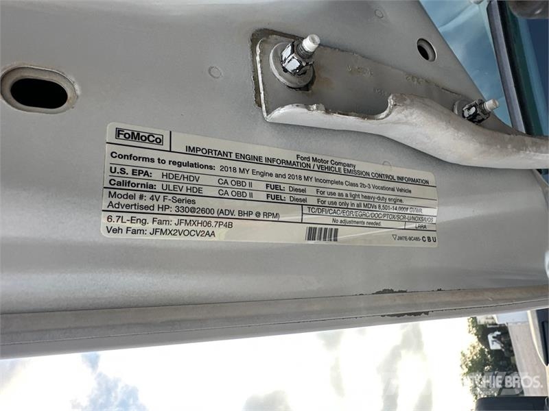 Ford F-350 XL 4x4 Crew Cab Utility Truck (Inoperable) ピックアップ/ドロップサイド