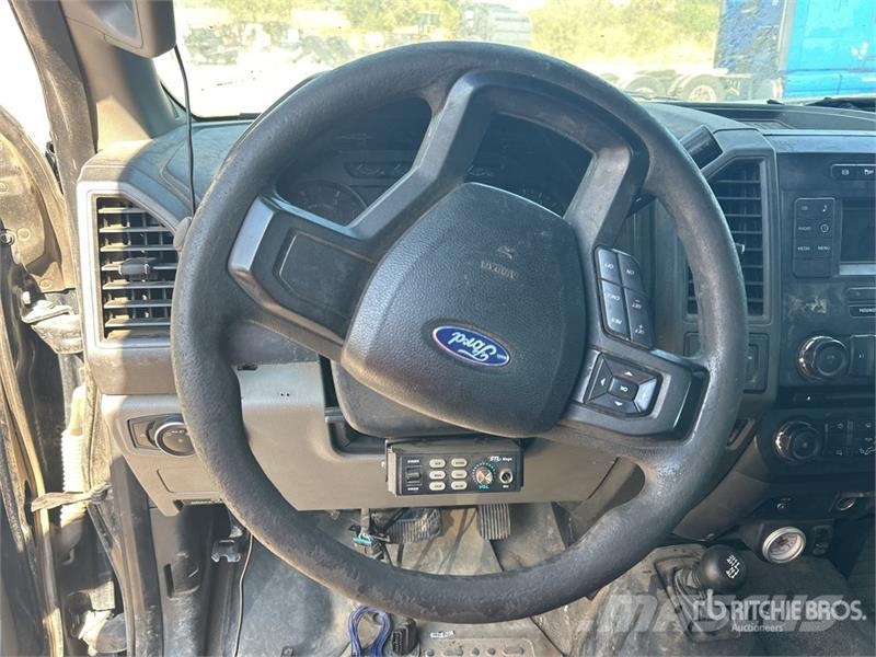 Ford F-350 XL 4x4 Crew Cab Pickup Andere Transporter