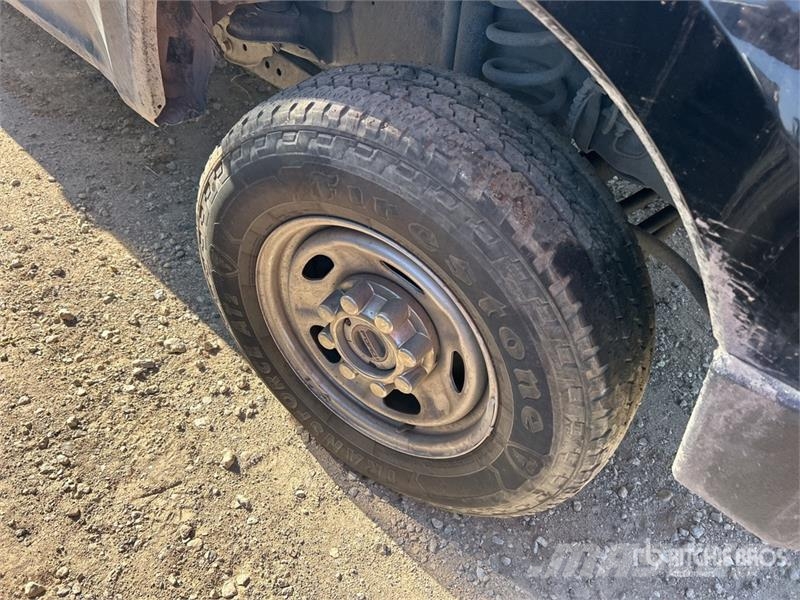 Ford F-350 XL 4x4 Crew Cab Pickup Andere Transporter
