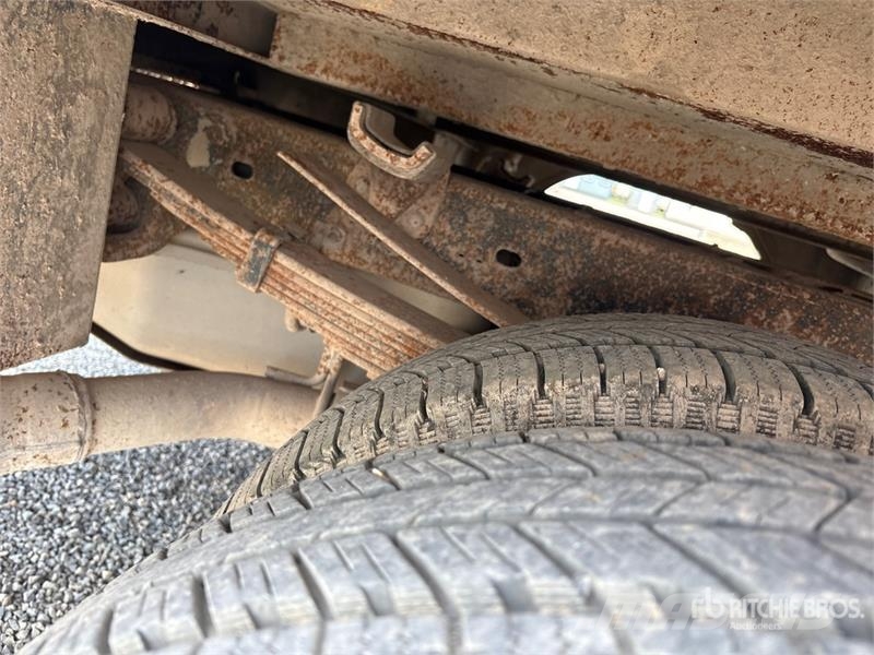 Ford F-350 XL 4x4 Crew Cab Utility Truck Utilitaire benne