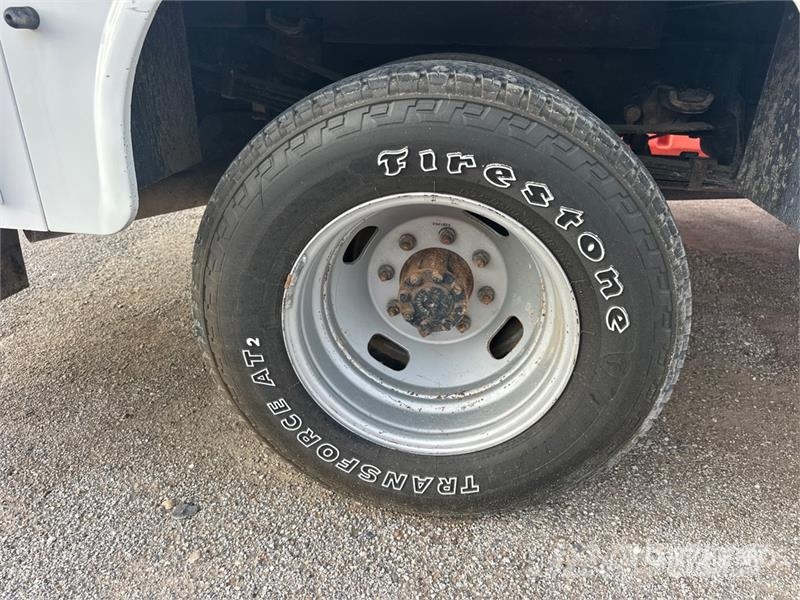 Ford F-350 XL 4x4 Crew Cab Utility Truck (Inoperable) ピックアップ/ドロップサイド