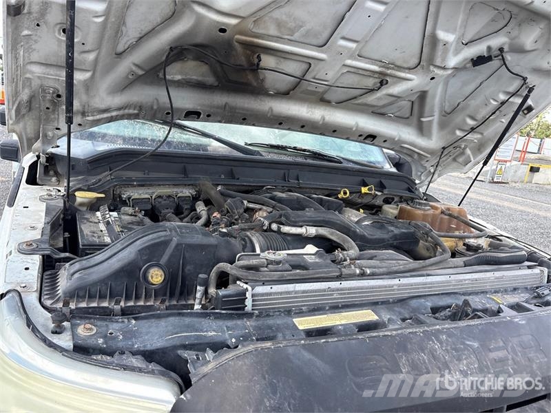 Ford F-350 XL 4x4 Crew Cab Utility Truck Utilitaire benne