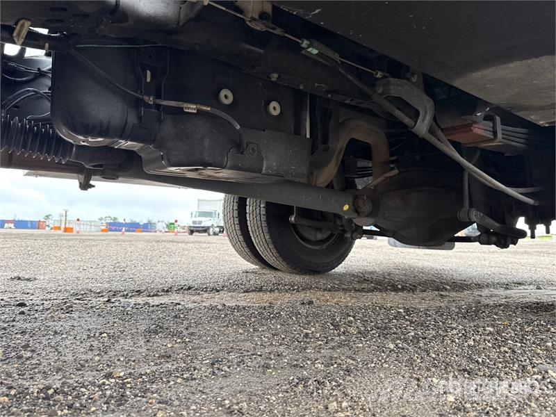 Ford F-350 XL 4x4 Crew Cab Utility Truck Prekucniki