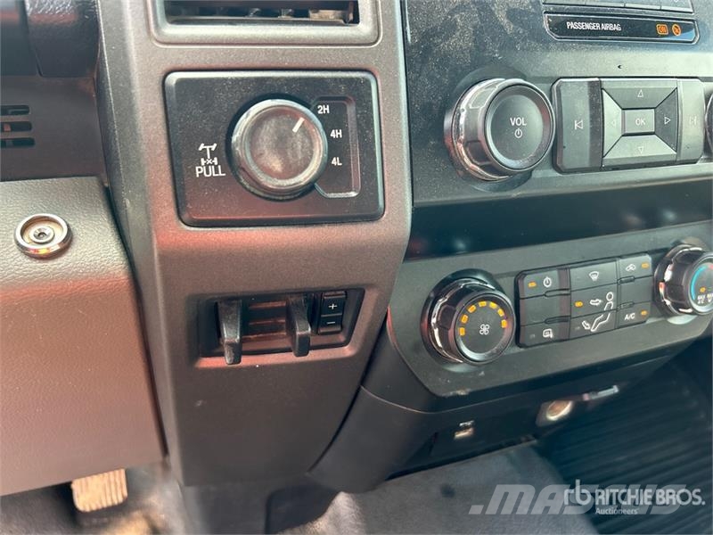 Ford F-350 XL 4x4 Crew Cab Pickup Other