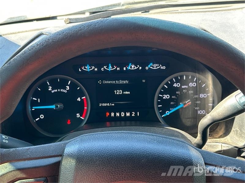 Ford F-350 XL 4x4 Crew Cab Pickup Ostalo