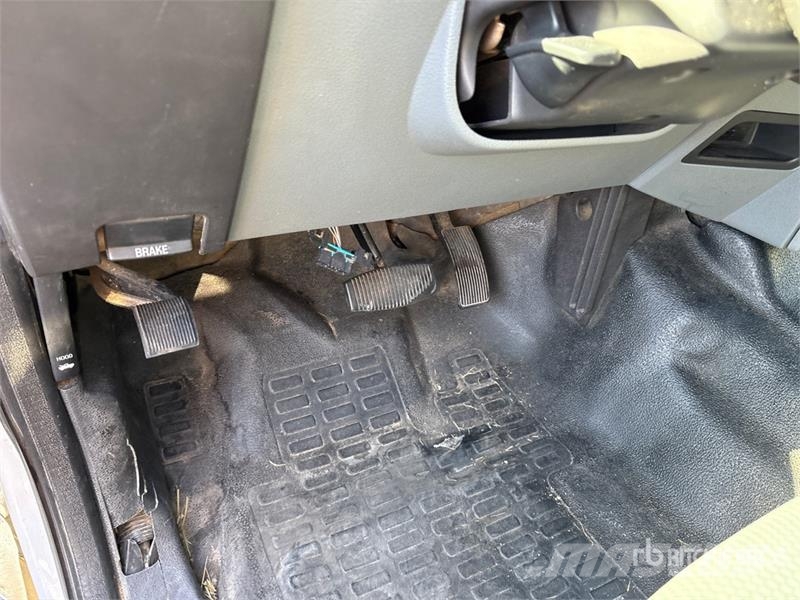 Ford F-350 XL 4x4 Crew Cab Pickup (Inoperable) その他