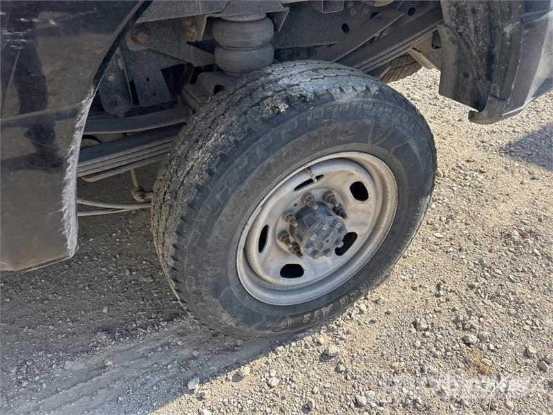 Ford F-350 XL 4x4 Crew Cab Pickup Andere Transporter