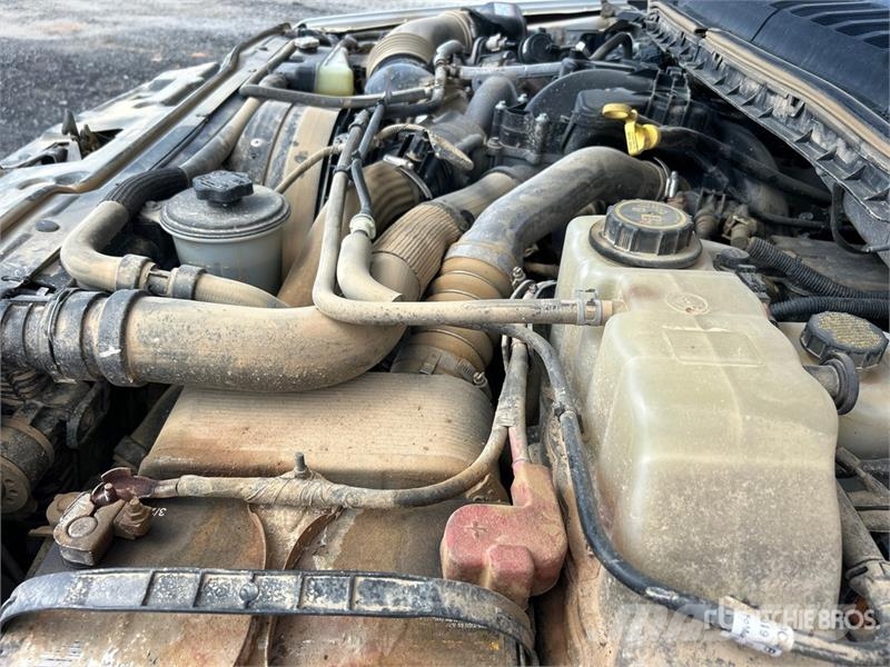 Ford F-350 XL 4x4 Crew Cab Pickup Other