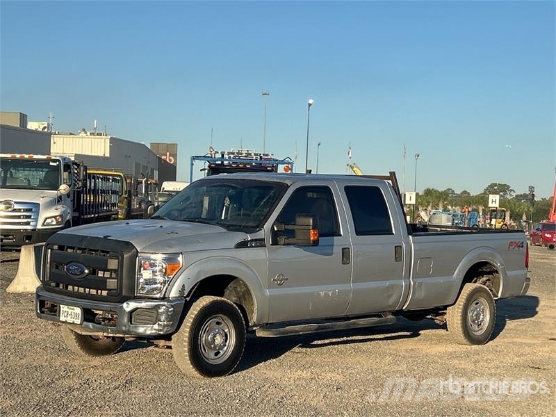 Ford F-350 XL 4x4 Crew Cab Pickup Andere Transporter