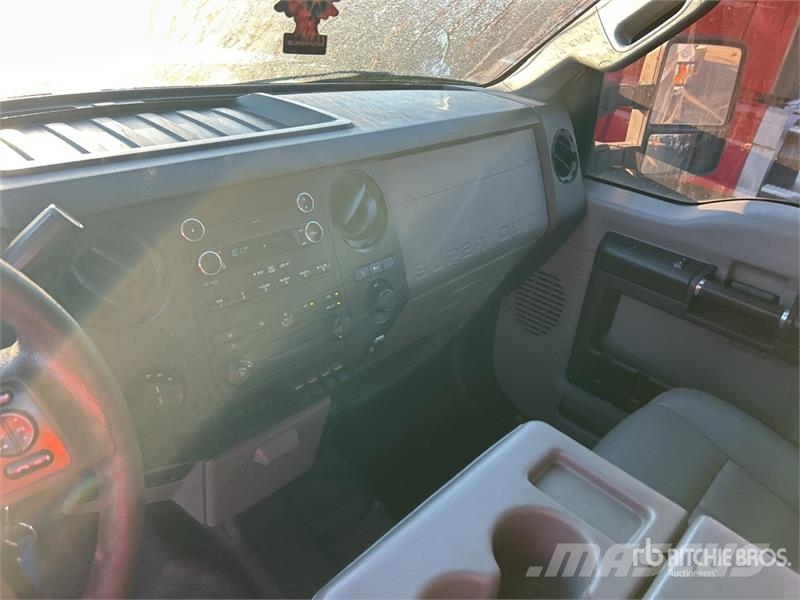 Ford F-350 XL 4x4 Crew Cab Pickup Andere Transporter