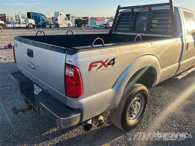 Ford F-350 XL 4x4 Crew Cab Pickup Andere Transporter