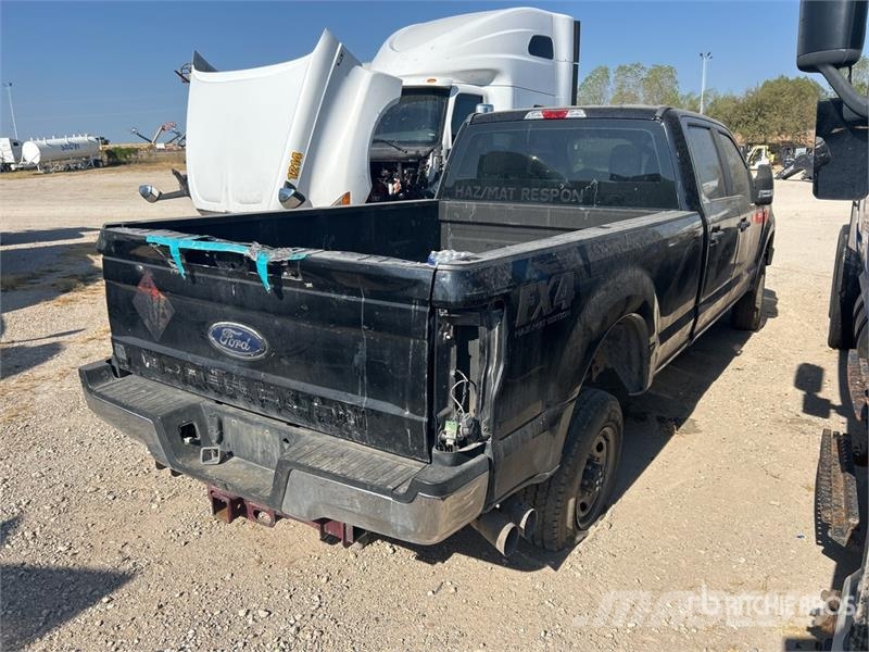 Ford F-350 XL 4x4 Crew Cab Pickup Andere Transporter